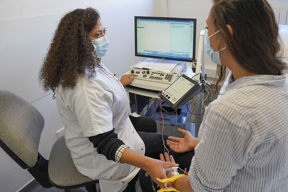 Laboratoire EEG EMG polysomnographie