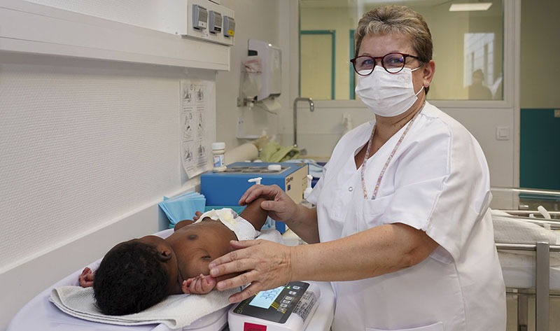 Auxiliaire de puériculture : à l'écoute des besoins de l'enfant